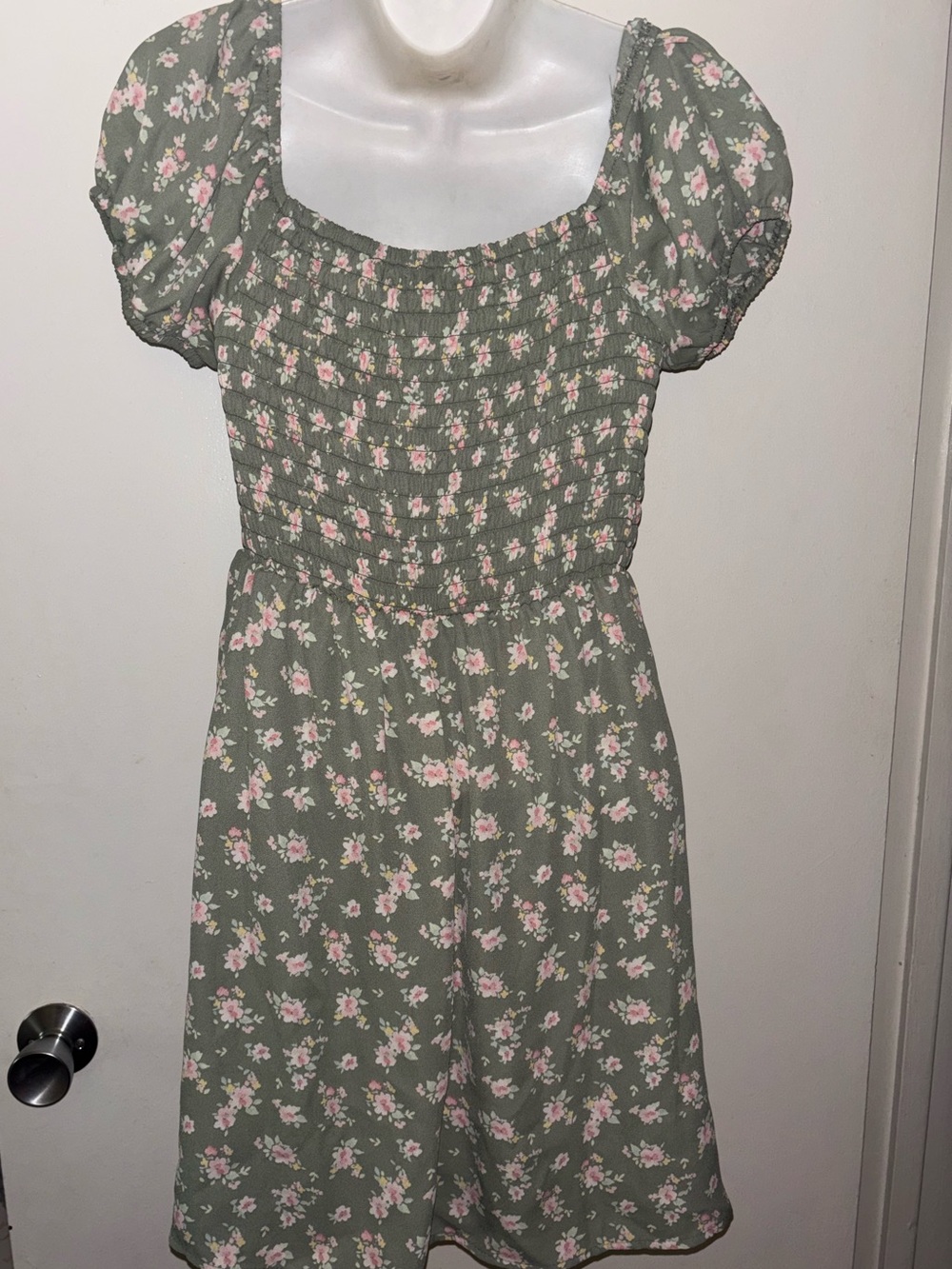 Floral Ruched Puff Sleeve Women’s dress flower cottage core Sage Green